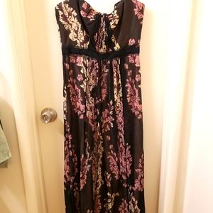 BCBGMaxazria size 4 strapless sheath floral print dress
